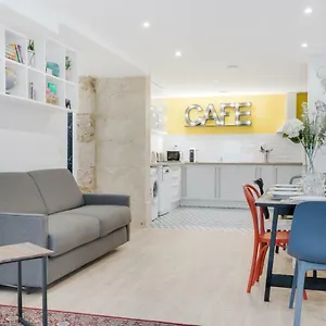Loft Design For 8 People In Heart Of Apartment Paris